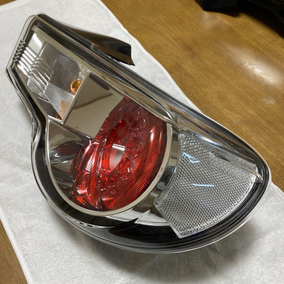 86 DBA純正テールランプ