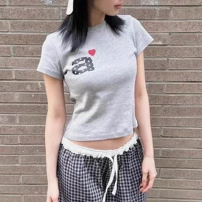 グレー　aeae ハートロゴTシャツ