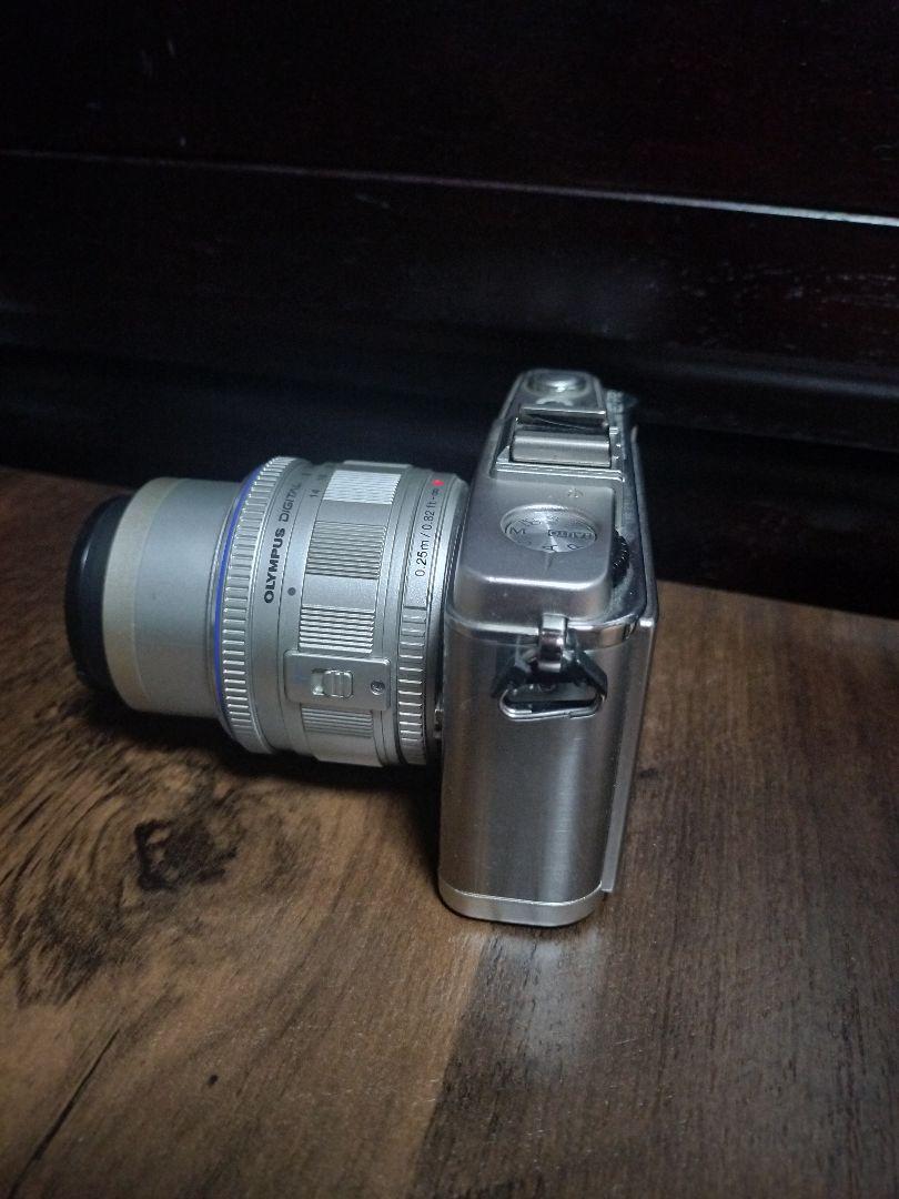 OLYMPUS ミラーレス一眼 PEN E-P2 ボディのみ