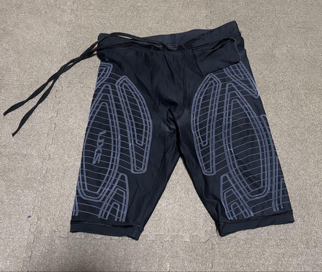 2xu ハーフタイツxsサイズ 2xuハーフタイツ xsサイズ 黒色
