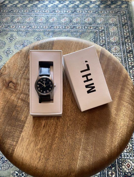 LEATHER STRAP WATCH