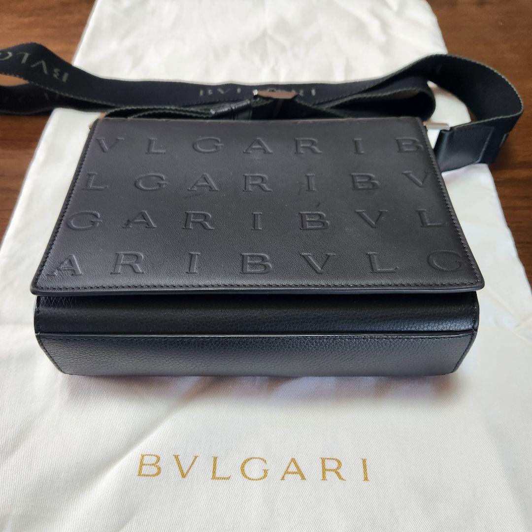 【超目玉枠】 BVLGARI ブラックレザーショルダーバッグ - メルカリ バッグ