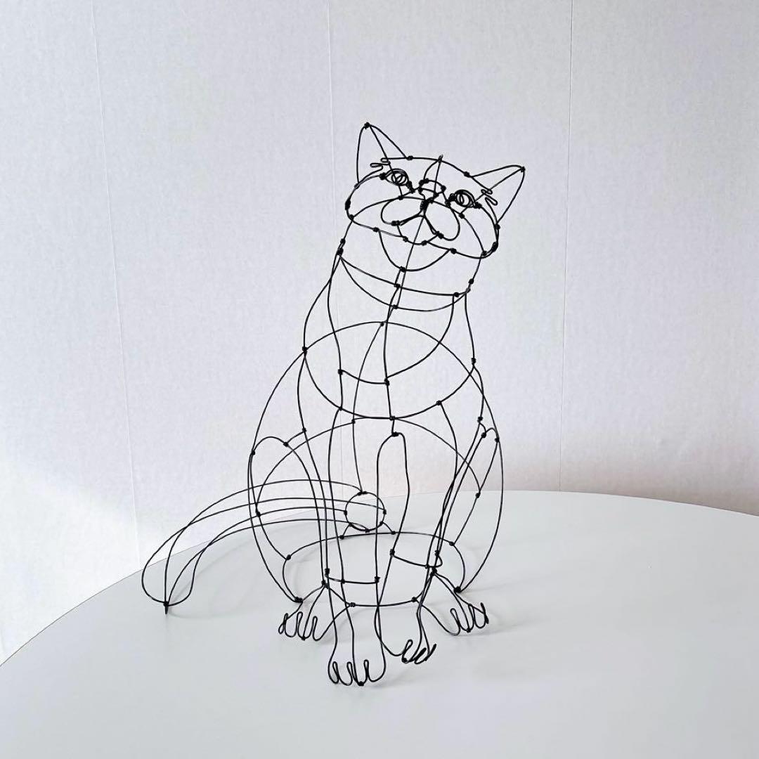 座っている猫　ねこ　/ ワイヤーアート　ワイヤークラフト