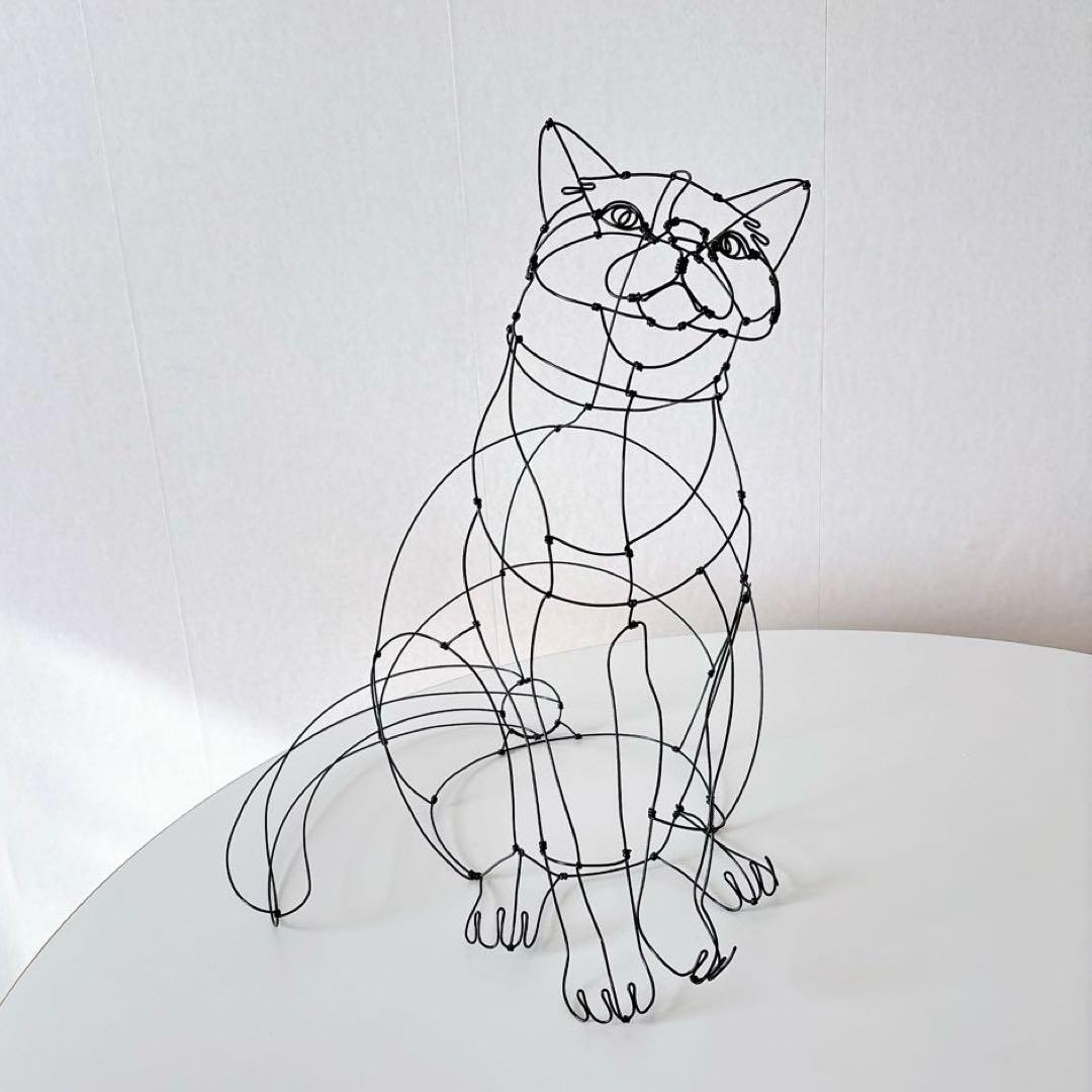 座っている猫　ねこ　/ ワイヤーアート　ワイヤークラフト