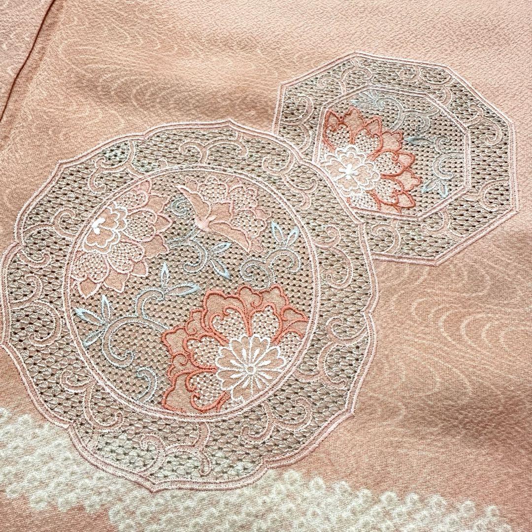 作家物 付下げ 素敵な染柄に刺繍 裄66 着物 正絹 紋なし 広衿RK-3604 付け下げ 正絹 作家物 紋無し 紅葉に横断模様広衿 袷 着物 T-2947
