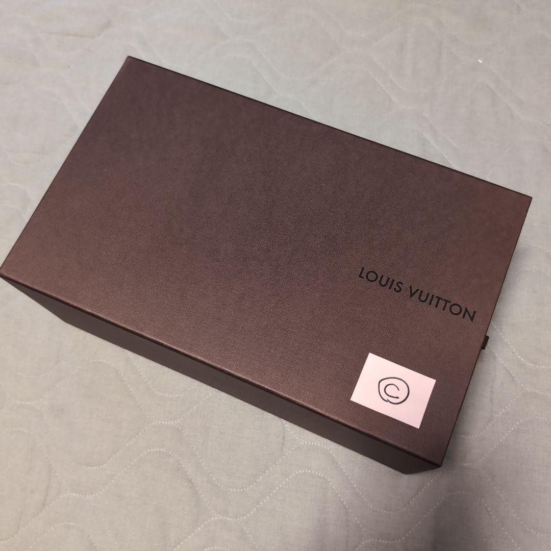 LOUIS VUITTON アクセサリー　ギフト箱と巾着袋 セット LOUIS VUITTON アクセサリー ギフト箱と巾着袋 セット