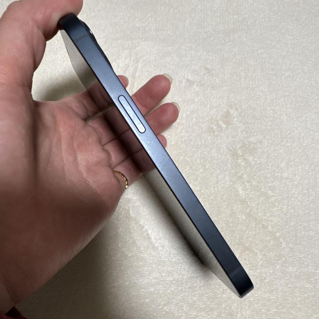 Apple iPhone 13 ミッドナイト ケース付き