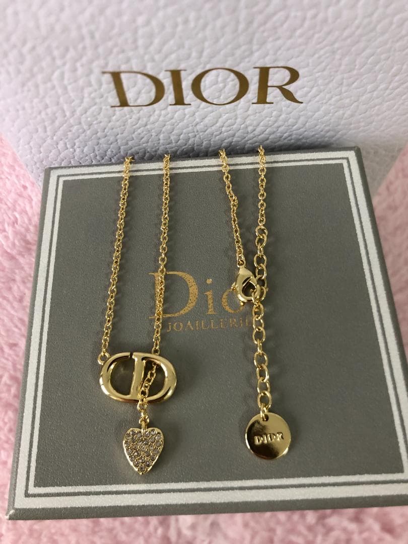 ゴールド 上品Christian