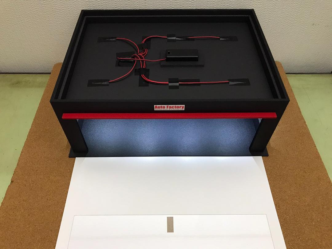 ミニカー専用ジオラマ：1/18(1/24) ガレージタイプショールーム