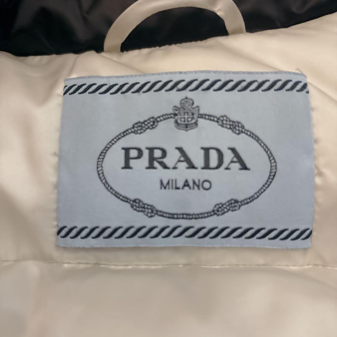 PRADA プラダ　ダウンジャケット　ブラック　40