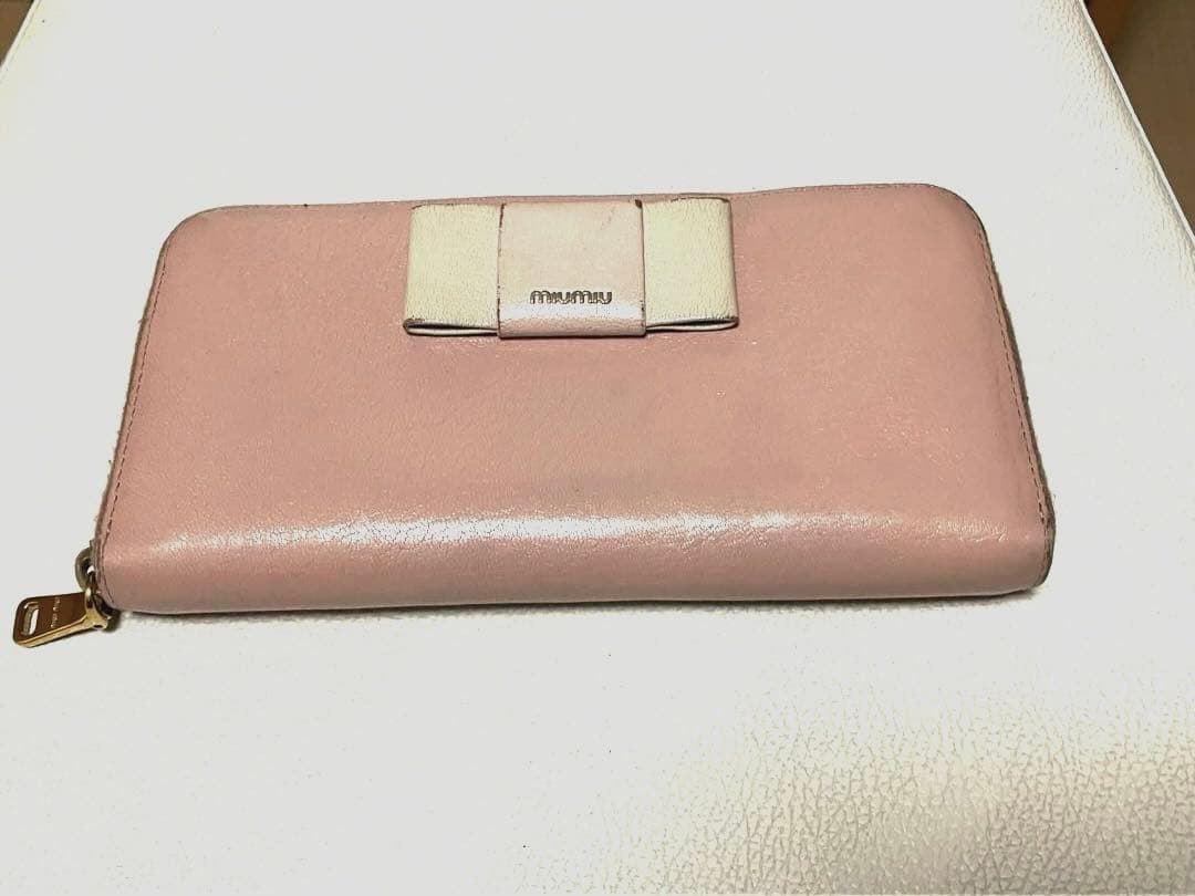 MIU MIU ピンクレザーリボン付き長財布