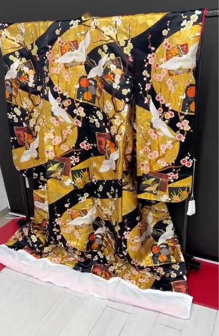 決算処分No.S/明日６日土曜日まで限定価格。色打掛/未使用在庫品/黒地