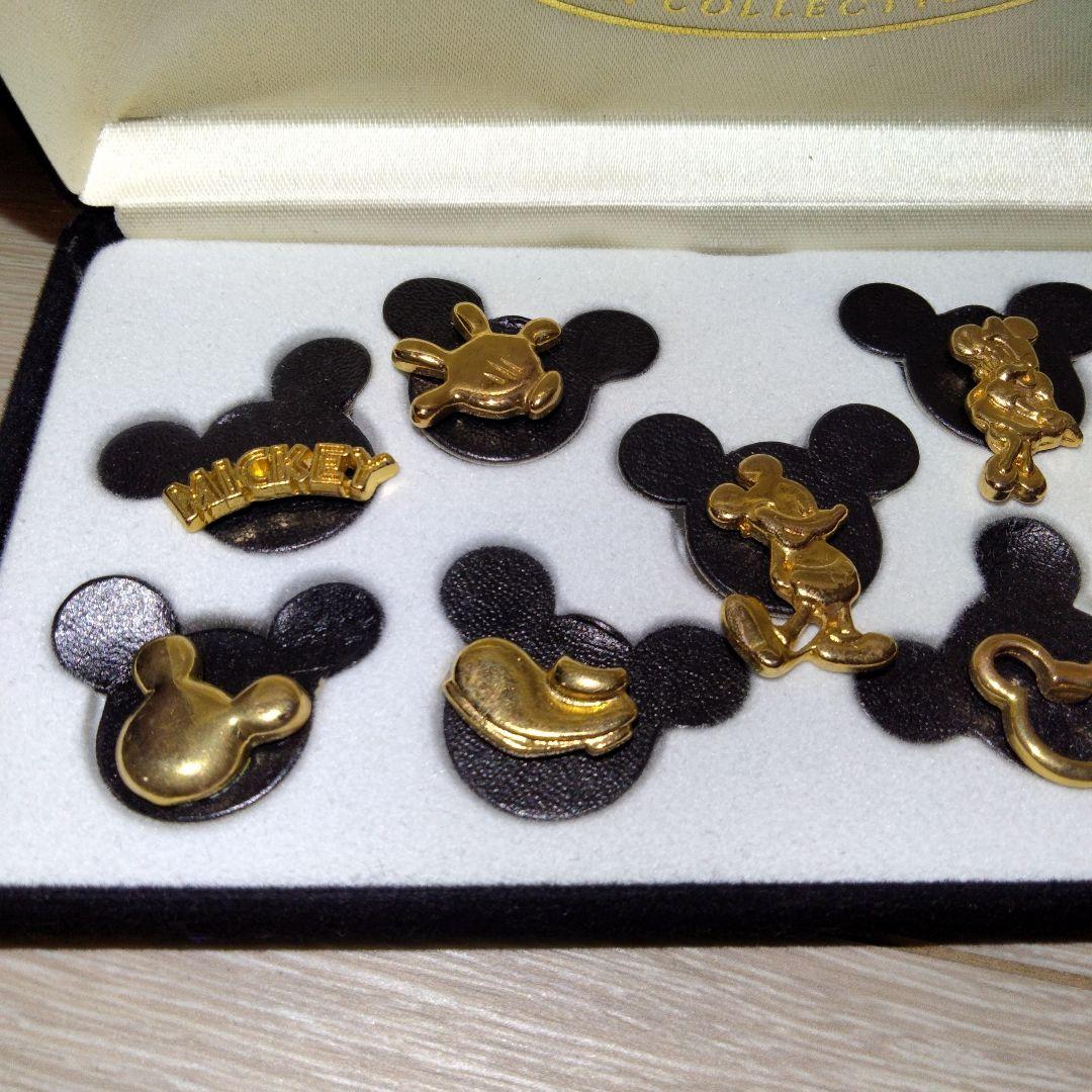 ディズニーストア　ミッキー　ピンバッジコレクション