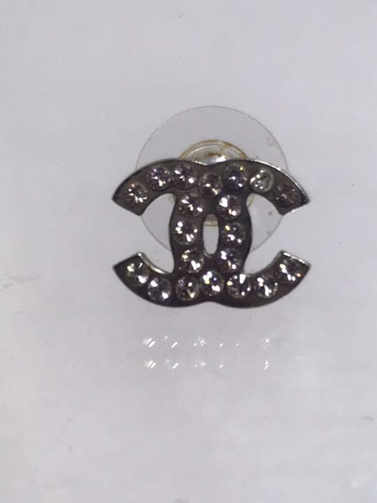 CHANEL  シャネル　ピアス　ココマーク　ラインストーン　上品な輝き