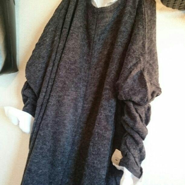 完売です❗《新品》ゆったり袖シャーリングニットワンピミックスブラック