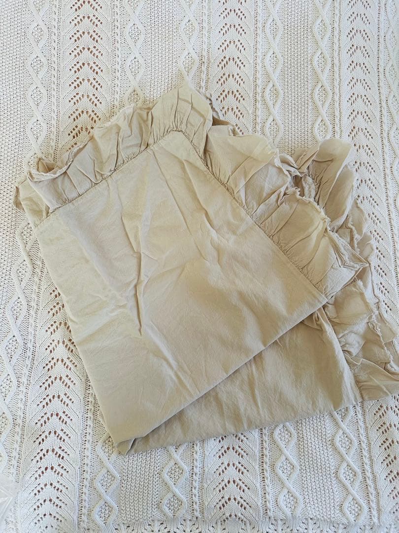 ZARA HOME フリルクッションカバー