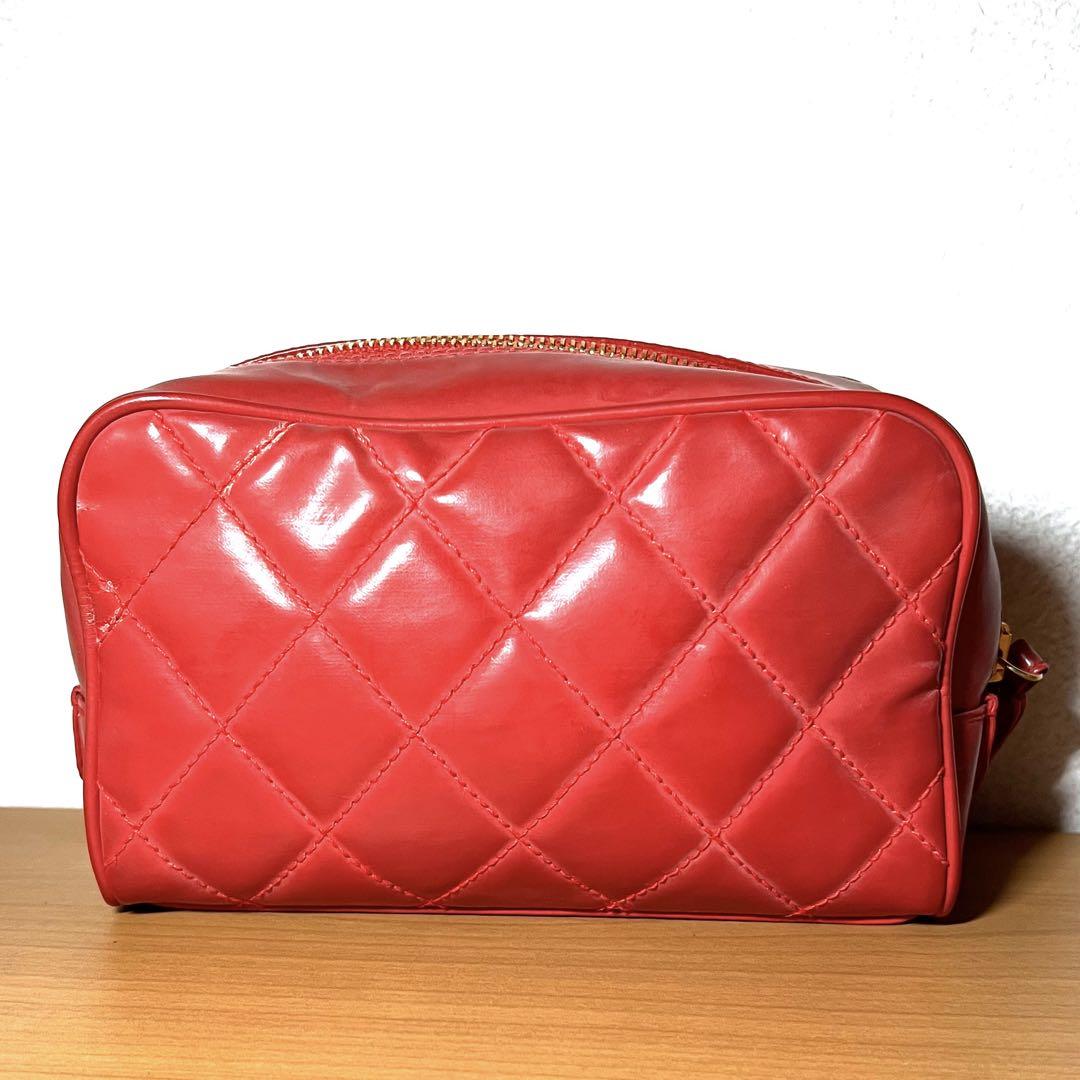 CHANEL マトラッセポーチラムスキンネームロゴココマーク金具