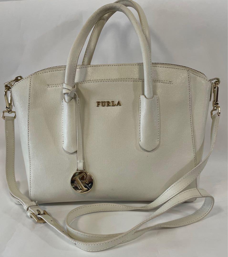 FURLA ホワイト ハンドバッグ ショルダーストラップ付き - メルカリ