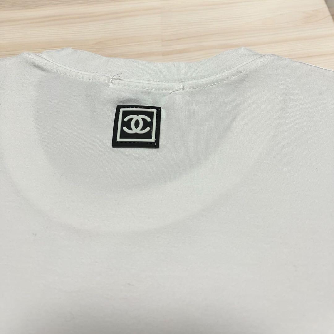 CHANEL ホワイト Tシャツ ロゴプリント
