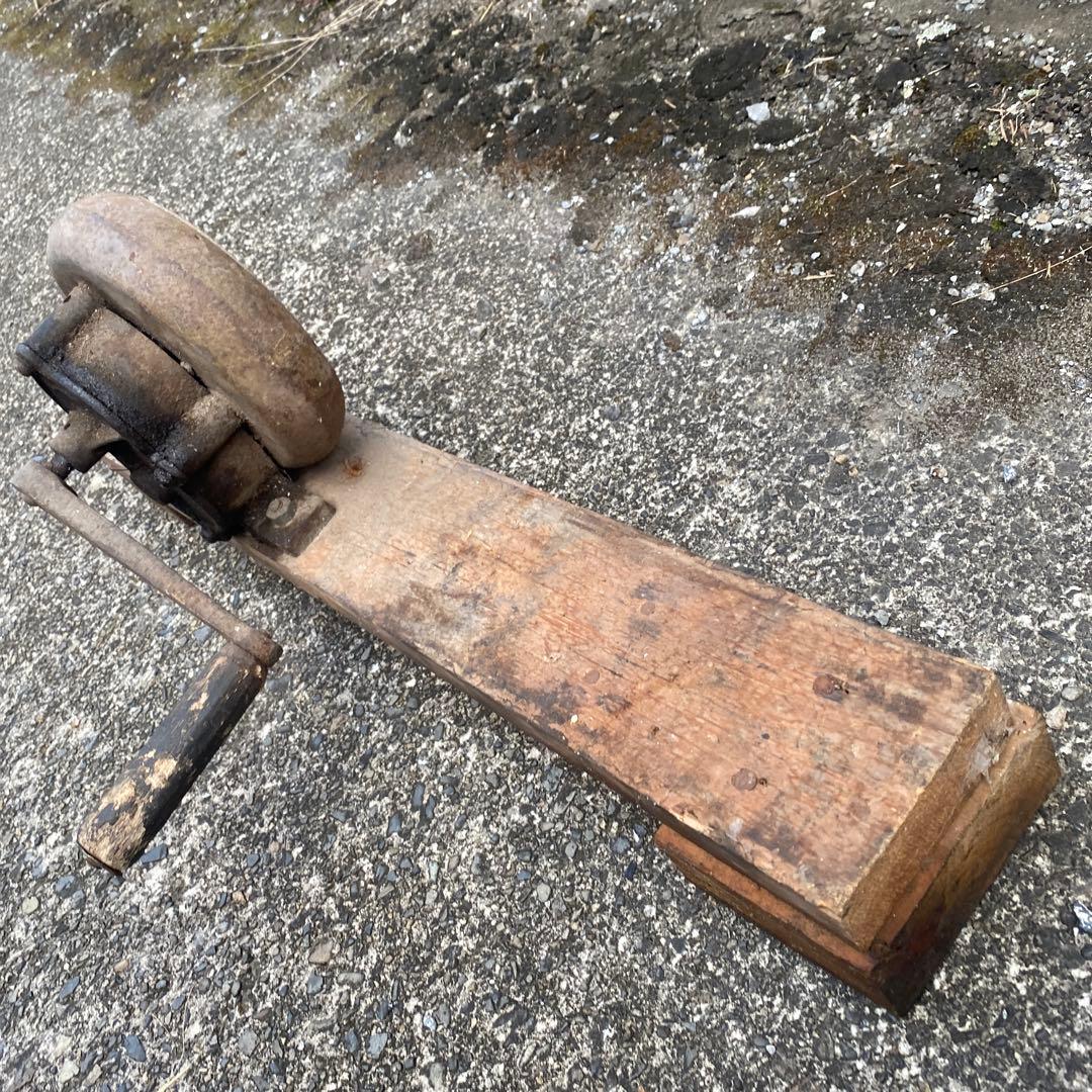 ふいご　吹子　手動送風器　火おこし器　回転ハンドル式　金属製錬　アナログブロワー