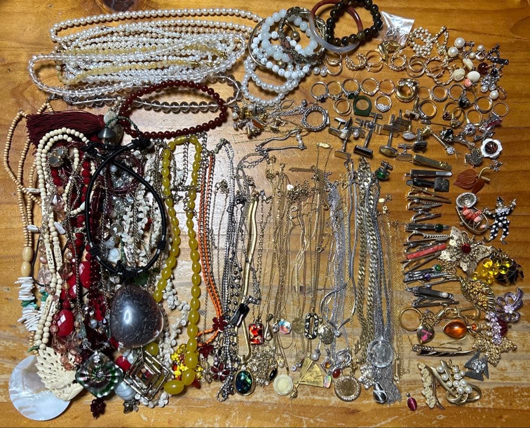 アクセサリー まとめ売り 大量 遺品整理 生前整理 イミテーション ②