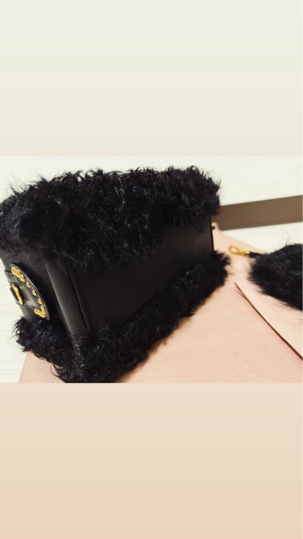 ほぼ新品同様 美品 Miu Miu リアルムートン ファー ショルダーバッグ
