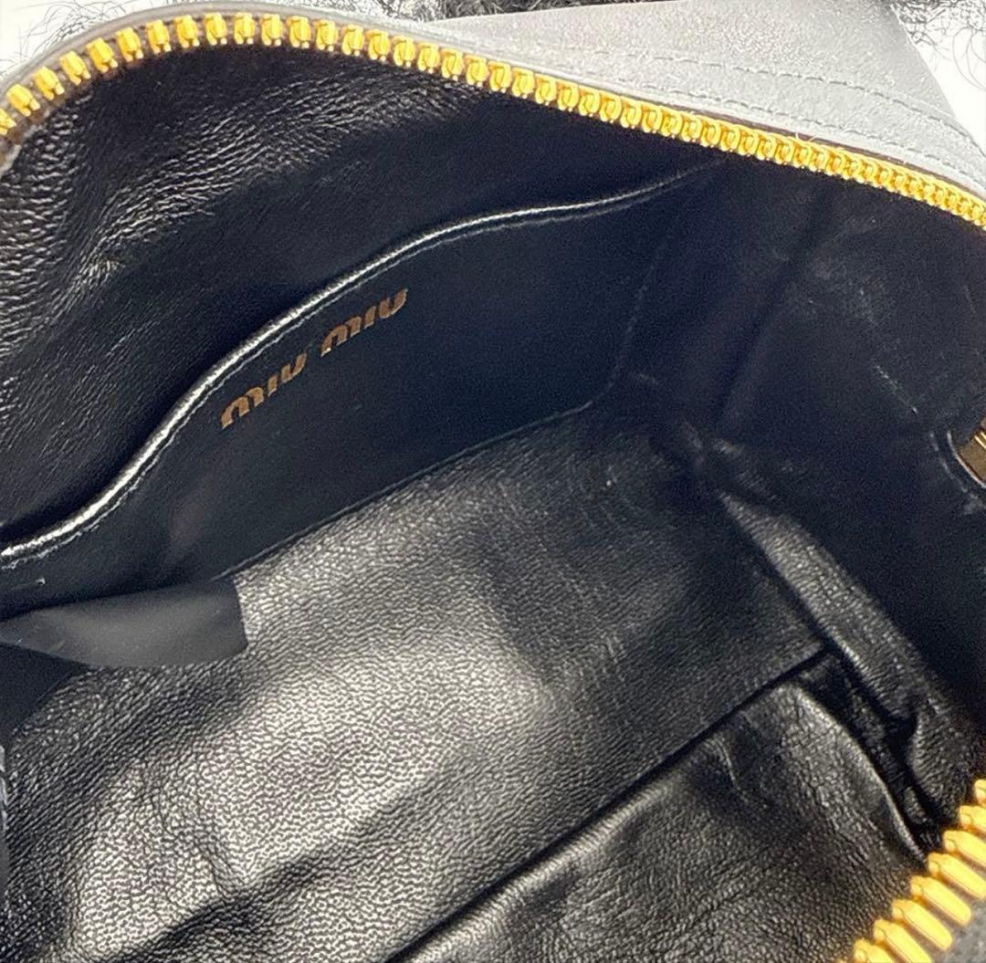 ほぼ新品同様 美品 Miu Miu リアルムートン ファー ショルダーバッグ 