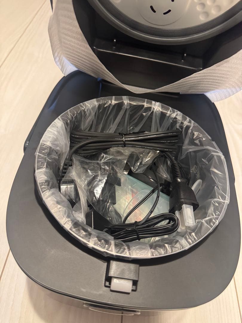 TOSHIBA IH炊飯器 RC-SZ1X 黒