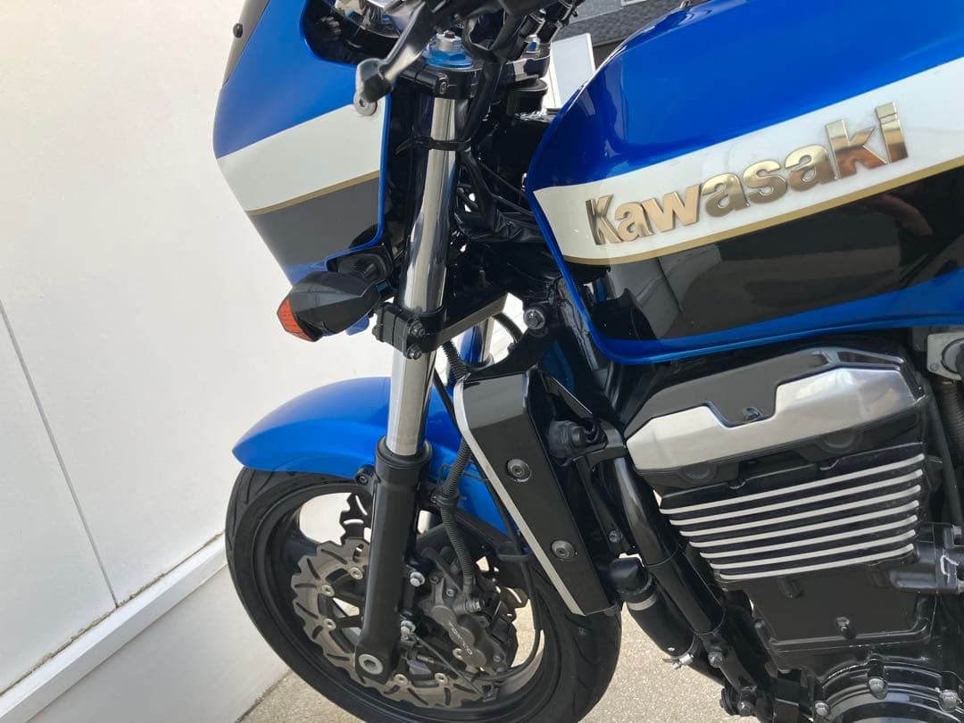 ZRX1100 by ノジマエンジニアリング | カスタムマシン | カスタムピープル 九州Kawasaki ZRX1100 青/白のカスタムバイク