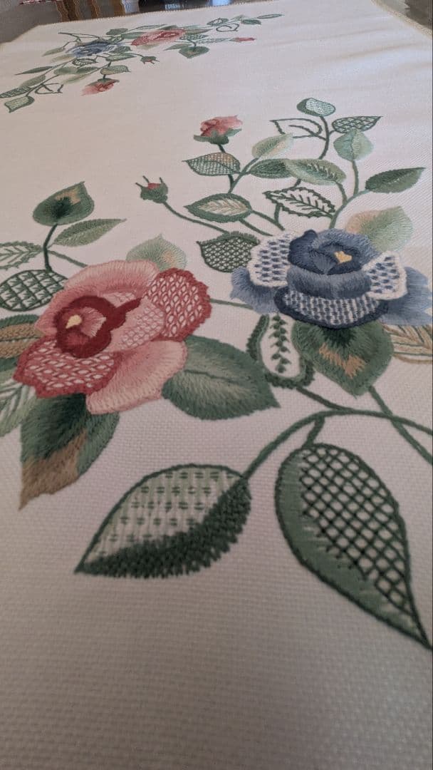 戸塚刺繍 テーブルセンター - メルカリ
