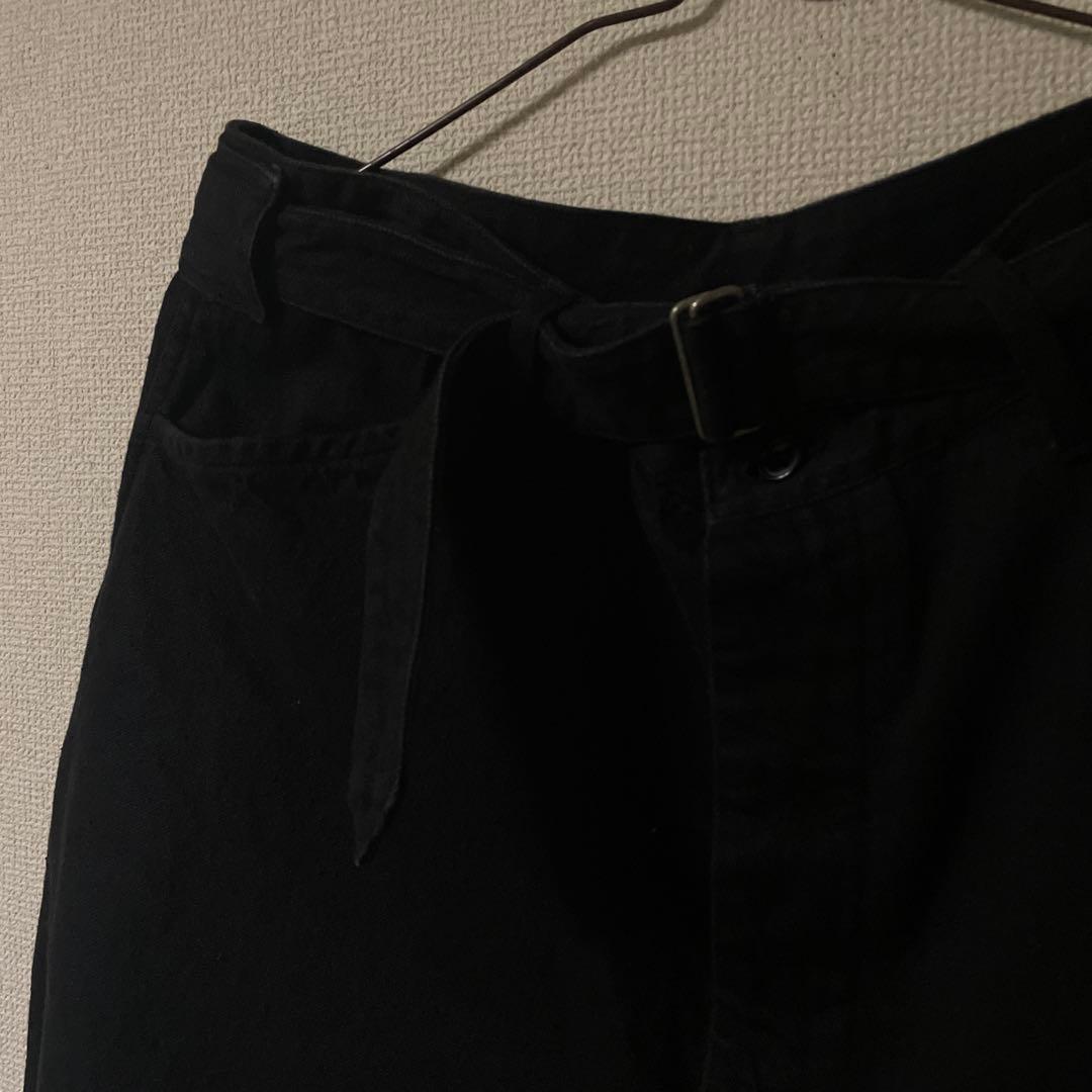 COMOLI デニムベルテッドパンツ