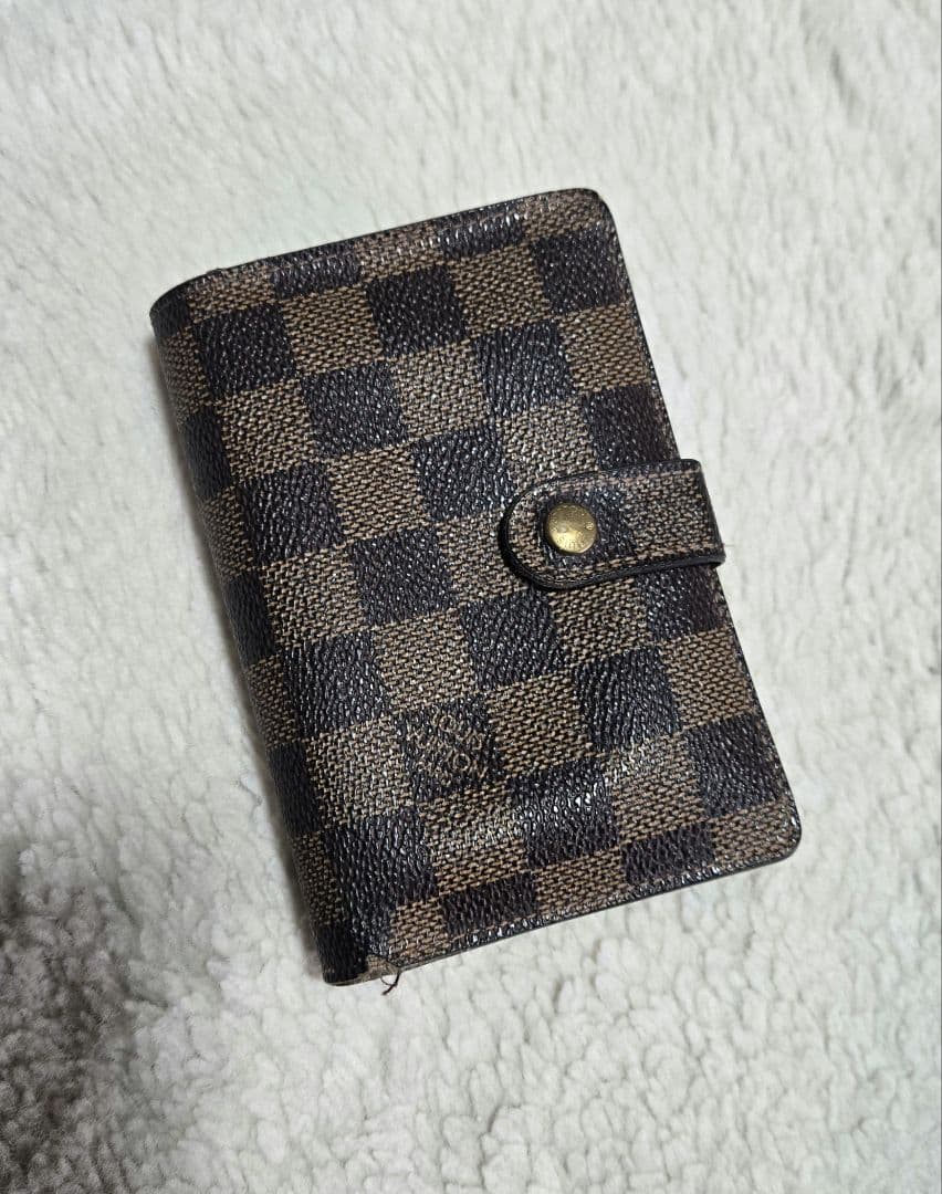 ルイヴィトン 二つ折り財布 ダミエ柄 廃盤デザイン