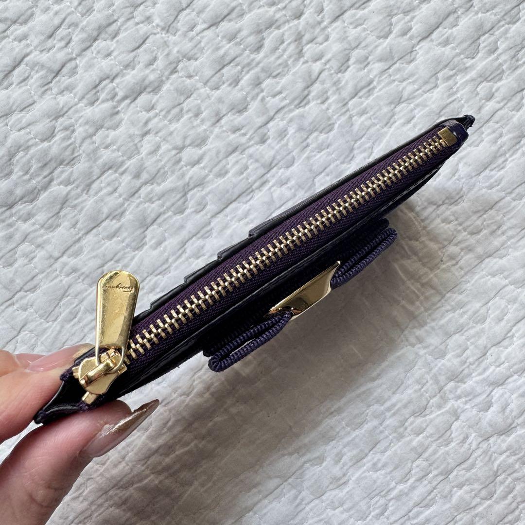 美品 Salvatore Ferragamo フラグメントケース ヴァラ リボン
