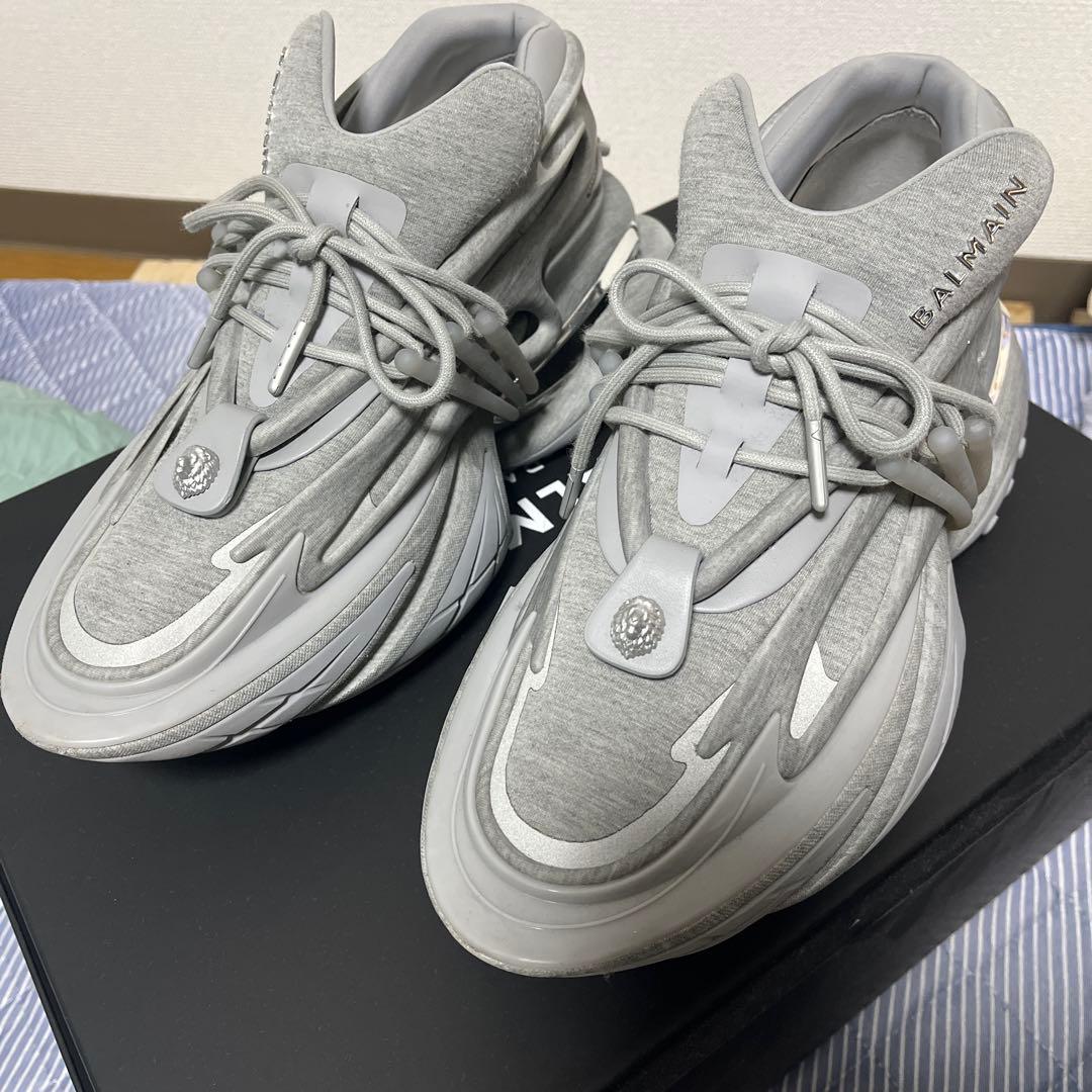 BALMAIN グレー スニーカー BALMAIN グレー スニーカー