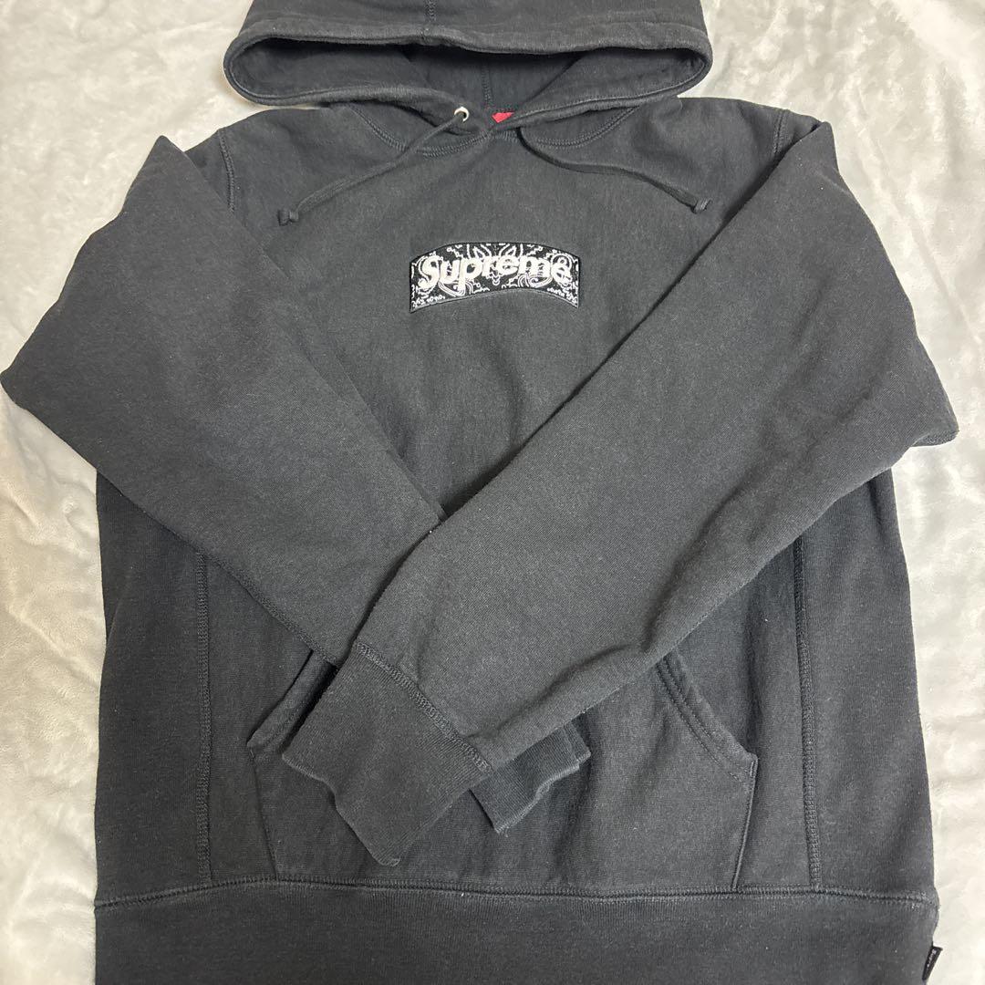 Supreme バンダナ柄フード付きスウェット