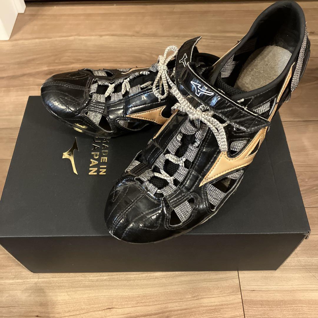 中古美品 値下げ交渉可‼️】Mizuno クロノインクス9 25.5cm
