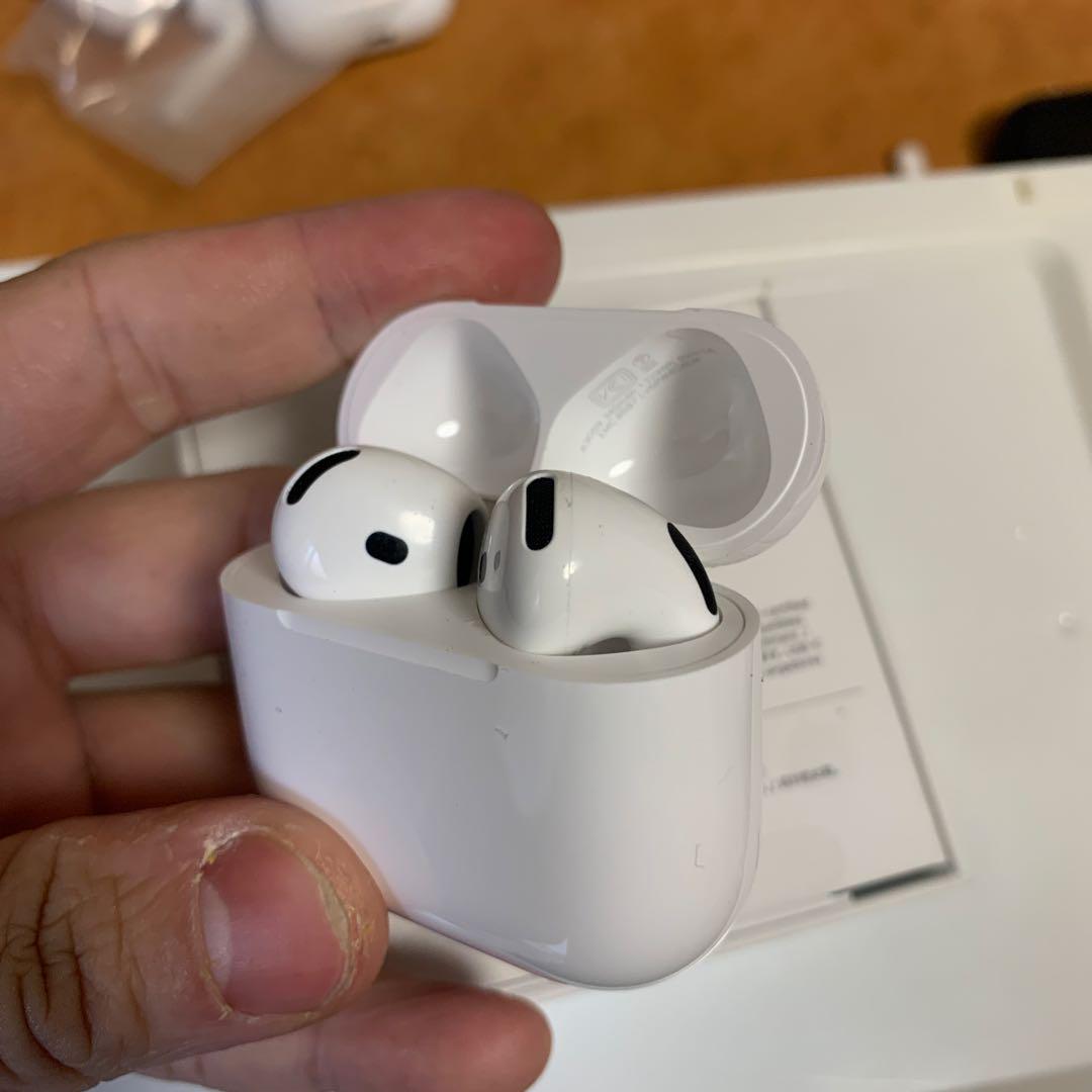 Apple AirPods 第4世代 ANC
