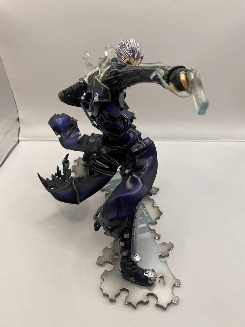 ヴァッシュ・ザ・スタンピード　トライガン　フィギュア　黒ヴァッシュ　コトブキヤ