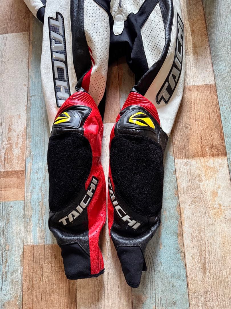 美品!使用少!RSタイチ NXL305 レーシングスーツ 希少サイズLスリム 美品!使用少!RSタイチ NXL305 レーシングスーツ 希少サイズLスリム