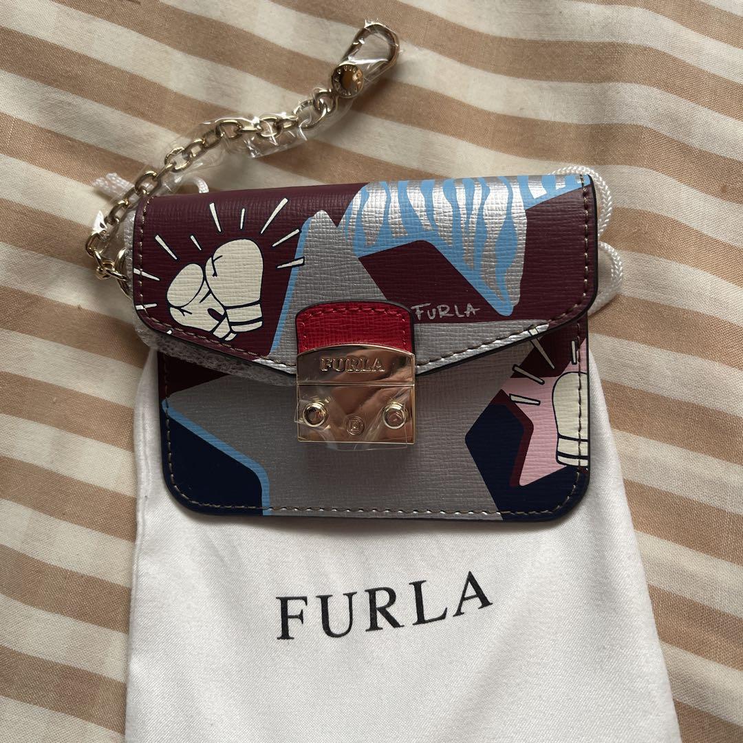FURLA グラフィックプリント カードケース 9,000円