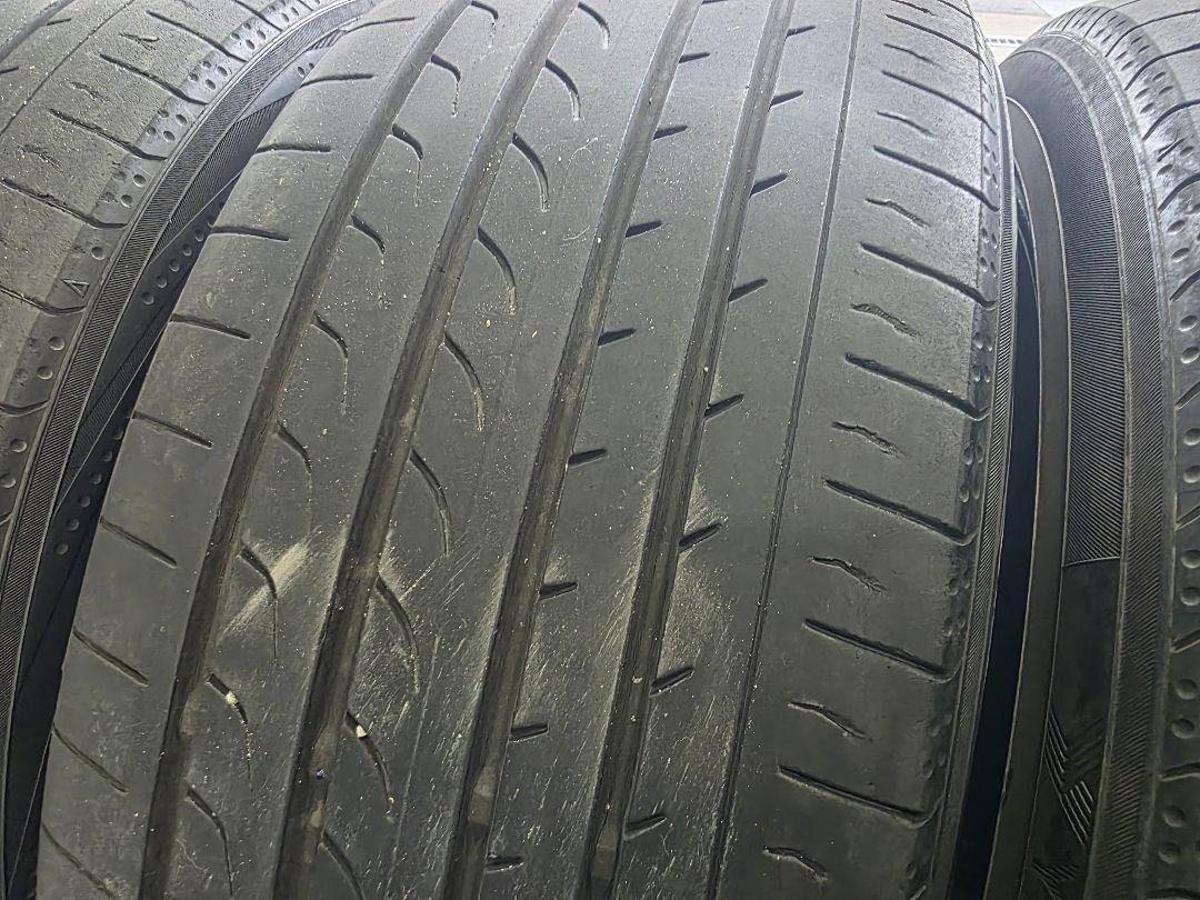 225/40R19 4本セット　ブルーアースRV02 ヨコハマタイヤ