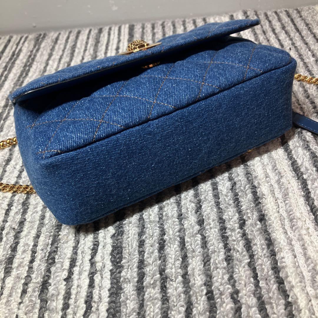【未使用品】ヴェルサーチ メデューサキルティングデニム ショルダーバッグ ブルー
