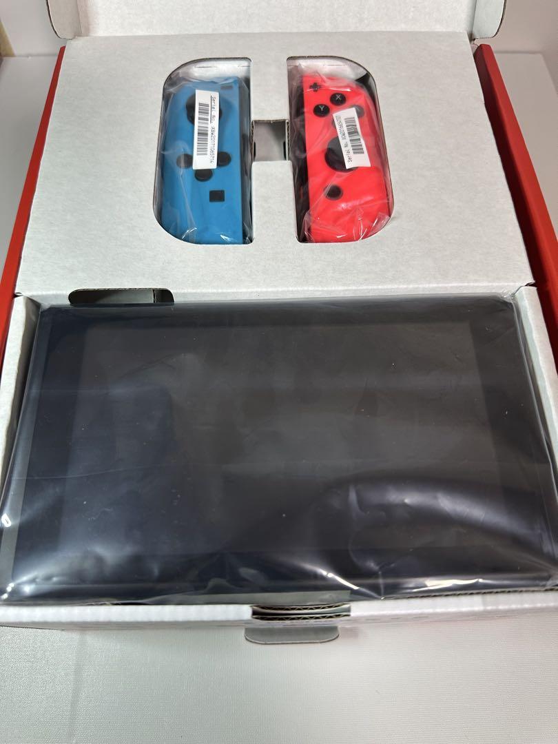 【美品】Nintendo Switch青／赤
