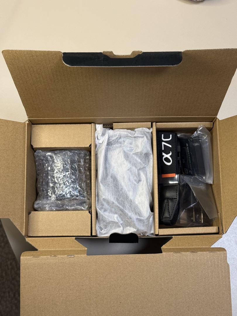 【未使用品】SONY α7C ズームレンズキット ILCE-7CL