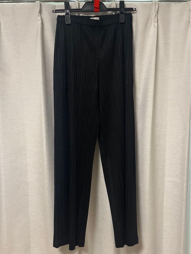 プリーツプリーツ　パンツ　サイズ　ブラック　ポケット有