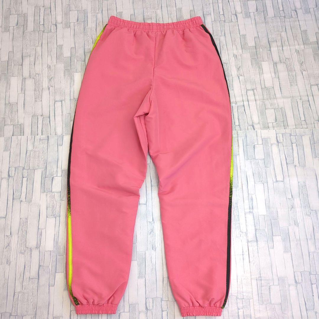 トラックパンツ