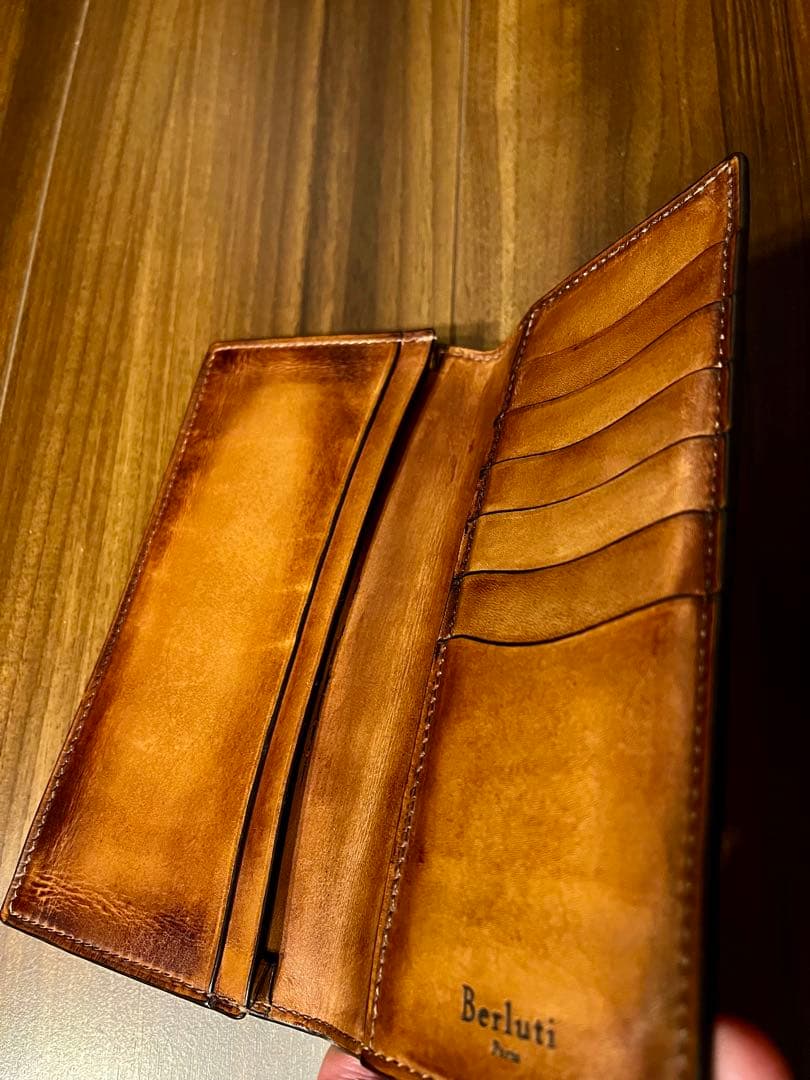 極美品 ベルルッティ ゴールデンパティーヌ 長財布 セコイヤ ウォレット 極美品 ベルルッティ ゴールデンパティーヌ 長財布 セコイヤ ウォレット