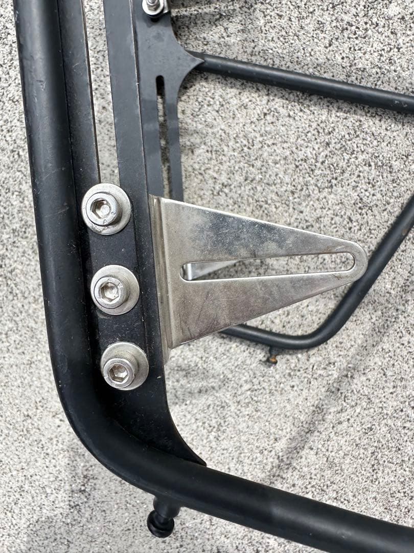 SURLY スチール製前用キャリア ブラック