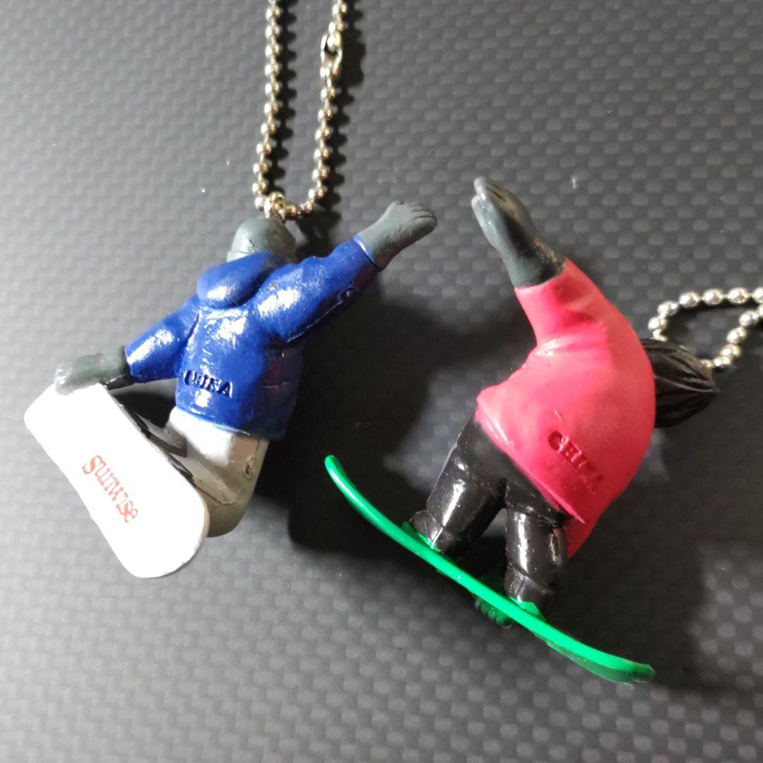 あなただけのオリジナル！高品質ミニチュアスノーボードキーホルダー 名入れスノーボード形アクリルキーホルダー○3D(立体