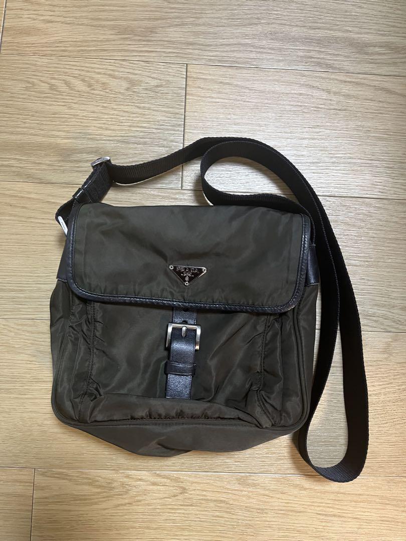 PRADA ダークグリーン ショルダーバッグ